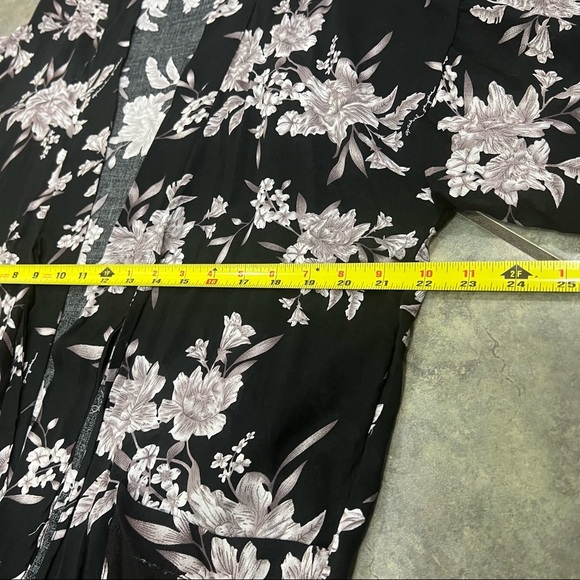 SPIRITUAL GANGSTER Kimono Womens OS Black Floral Open Tie Front Cover Up Boho - Picture 12 of 12